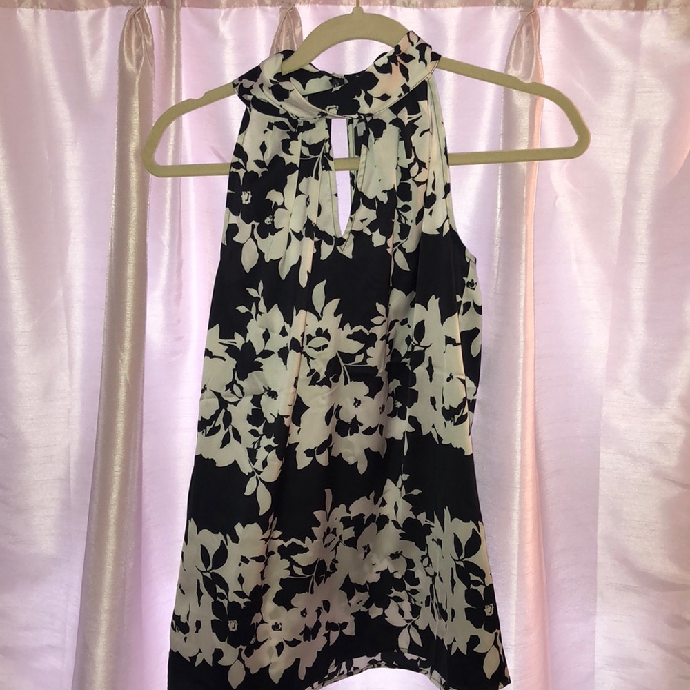 Never Worn Silky White House Black Market Blouse